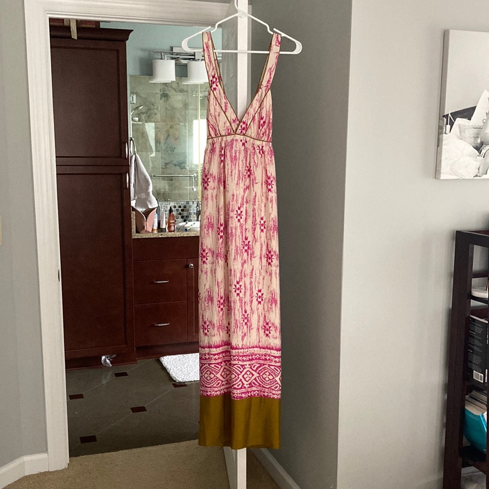 Beautiful 100% silk maxi dress from Ann taylor Loft. Size 6